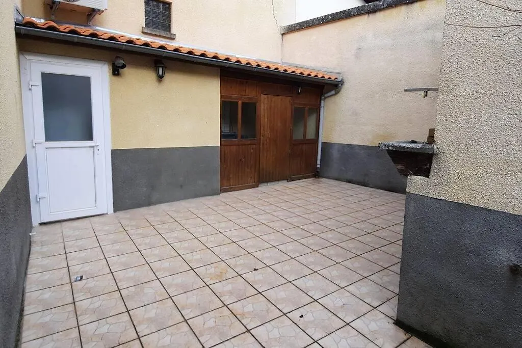 Maison Au Calme Avec Terrasse, Climatise Vertaizon